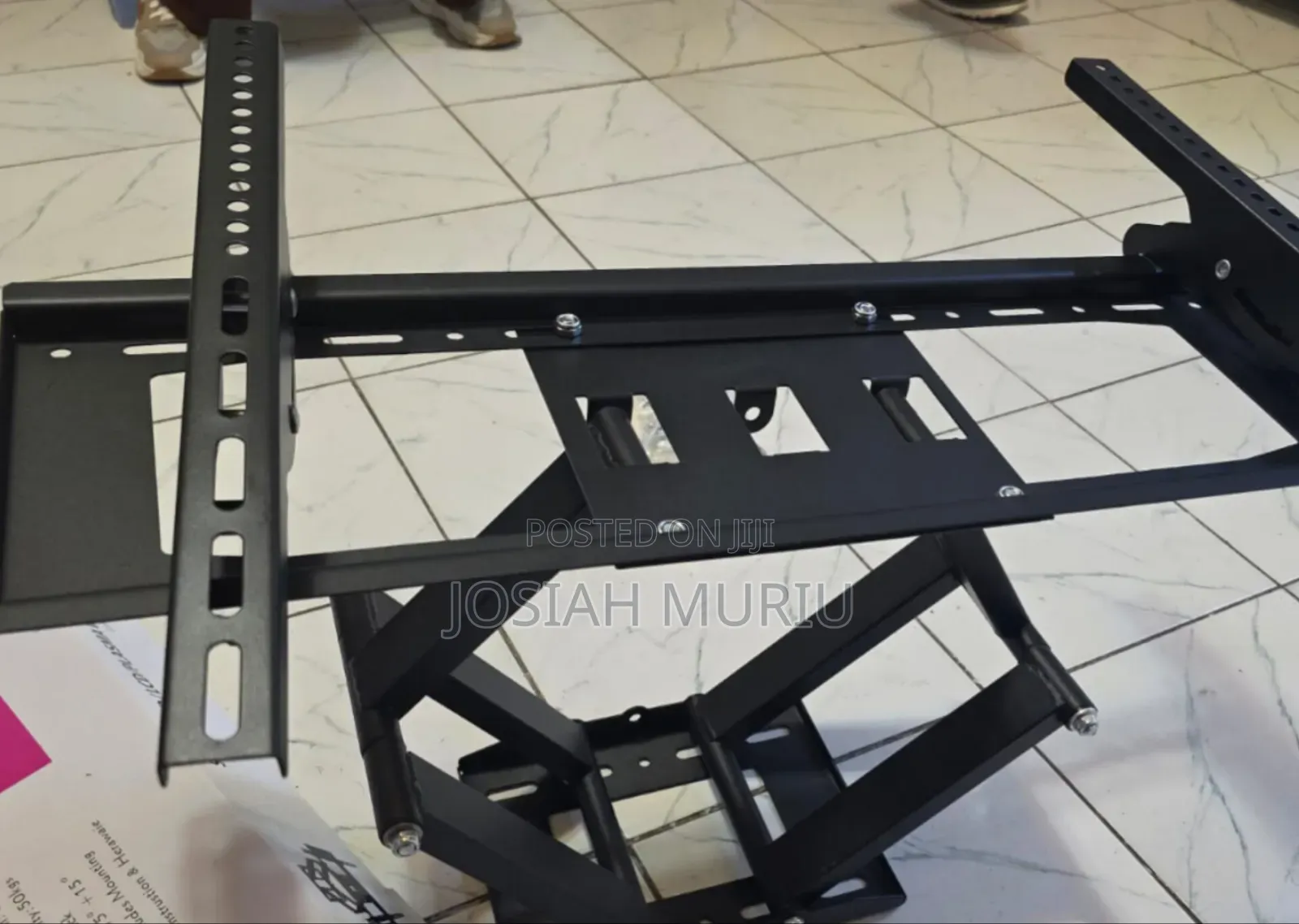 High Quality Swivel 75p TV Mount