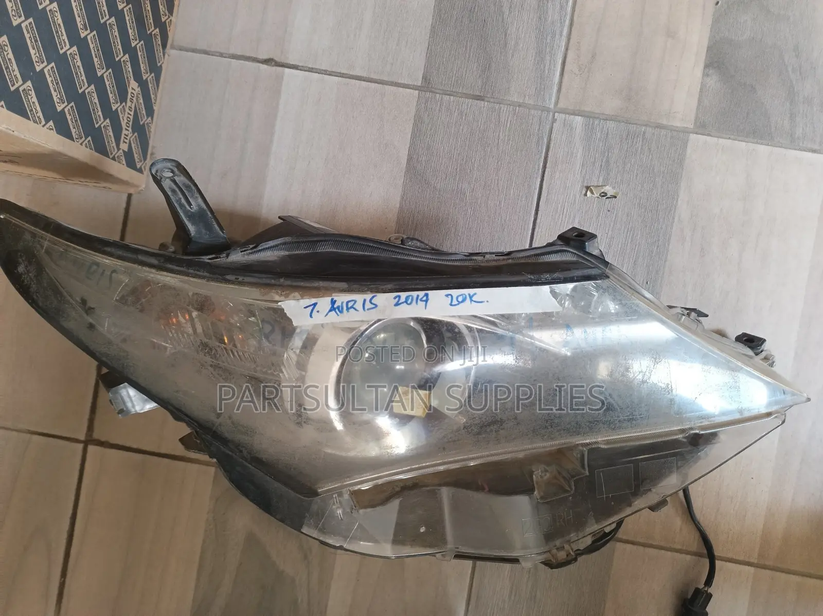 RHS Toyota Auris 2014 Headlight