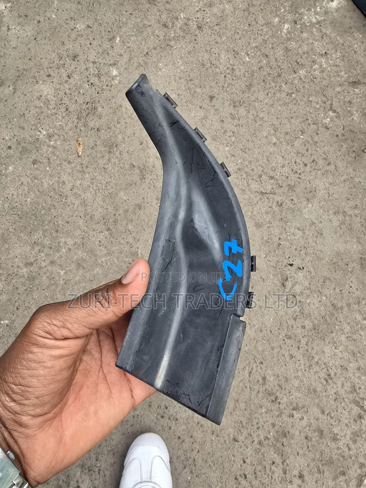 Nissan Serena C27 Windscreen Finisher