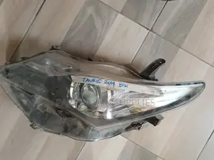 LHS Toyota Auris 2014 Headlight