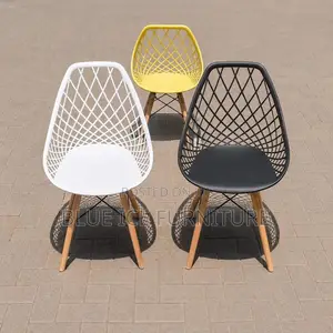 Modern Designed Plastic Chair With Wooden Legs