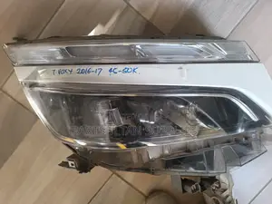 RHS Toyota Voxy 2016-2017 Headlight