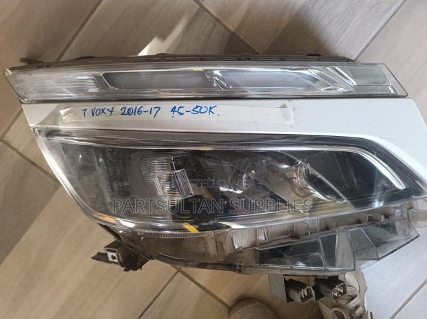 RHS Toyota Voxy 2016-2017 Headlight
