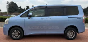 Toyota Noah 2009 Blue