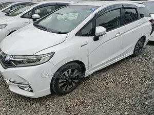 Honda Fit Shuttle 2019 White