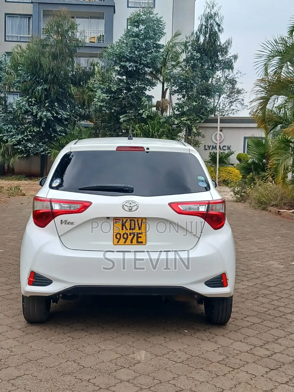 Toyota Vitz 2018 White