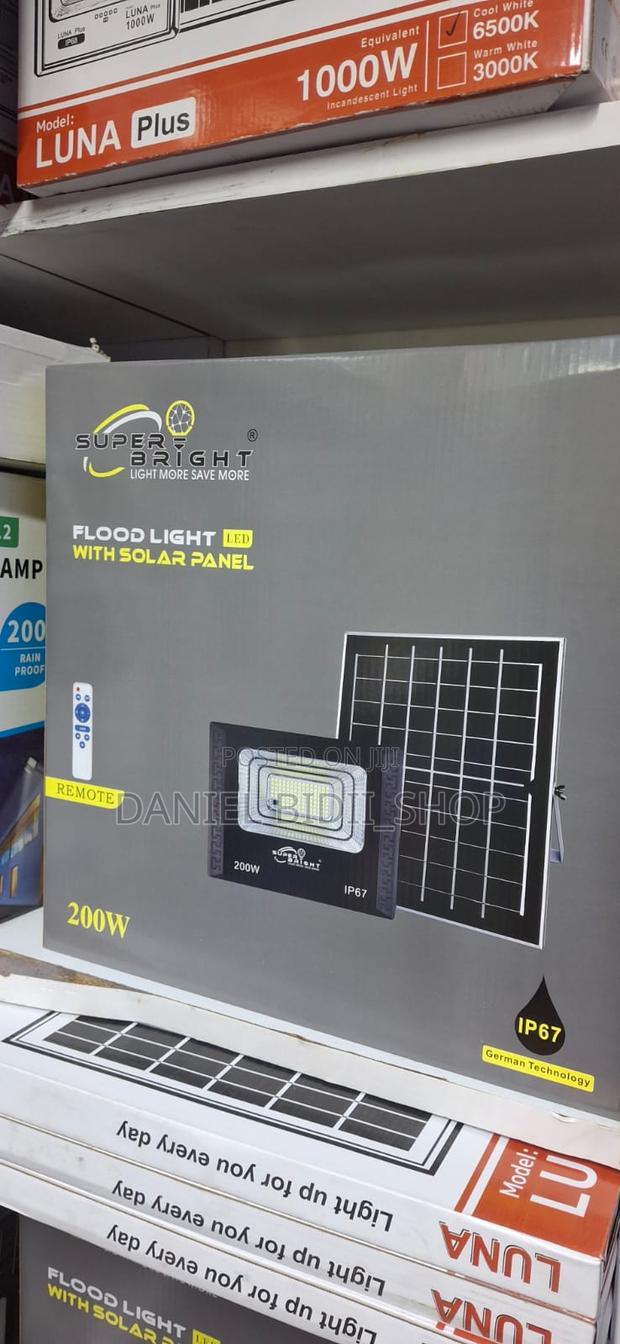 Super Bright 200 Watts Solar Floodlight With Solar Panel