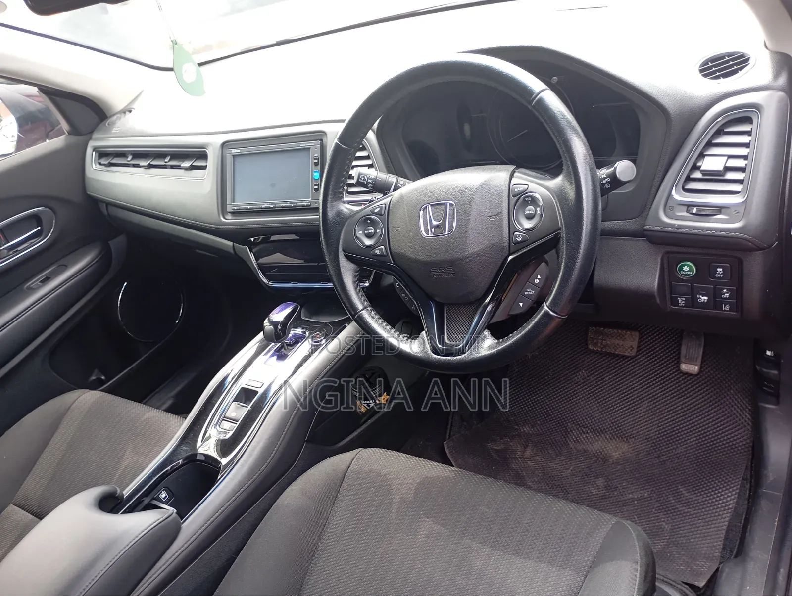 Honda Vezel 2017 Red