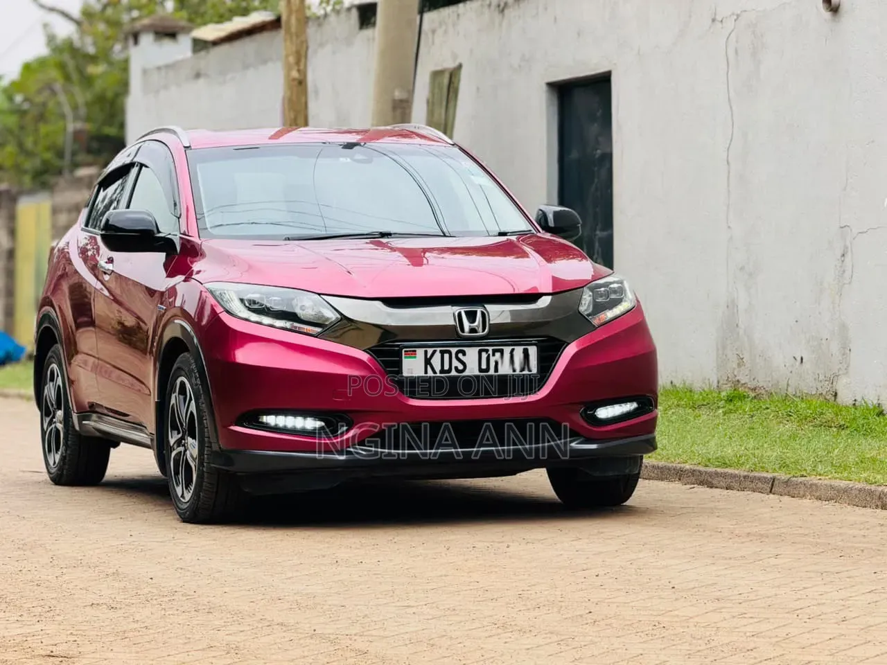 Honda Vezel 2017 Red