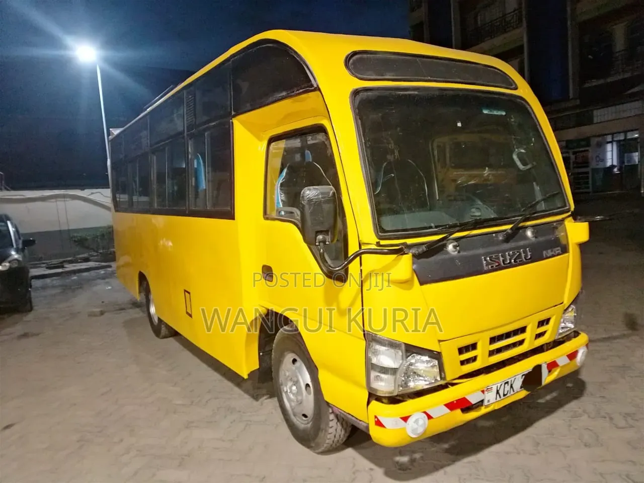 Isuzu NMR 2016 Yellow