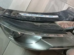 RHS Vw Tiguan 2008-2012 Headlight