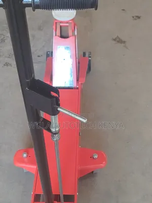 Professional and Durable 10tns Trolley Jack Machine Sunshine Italy