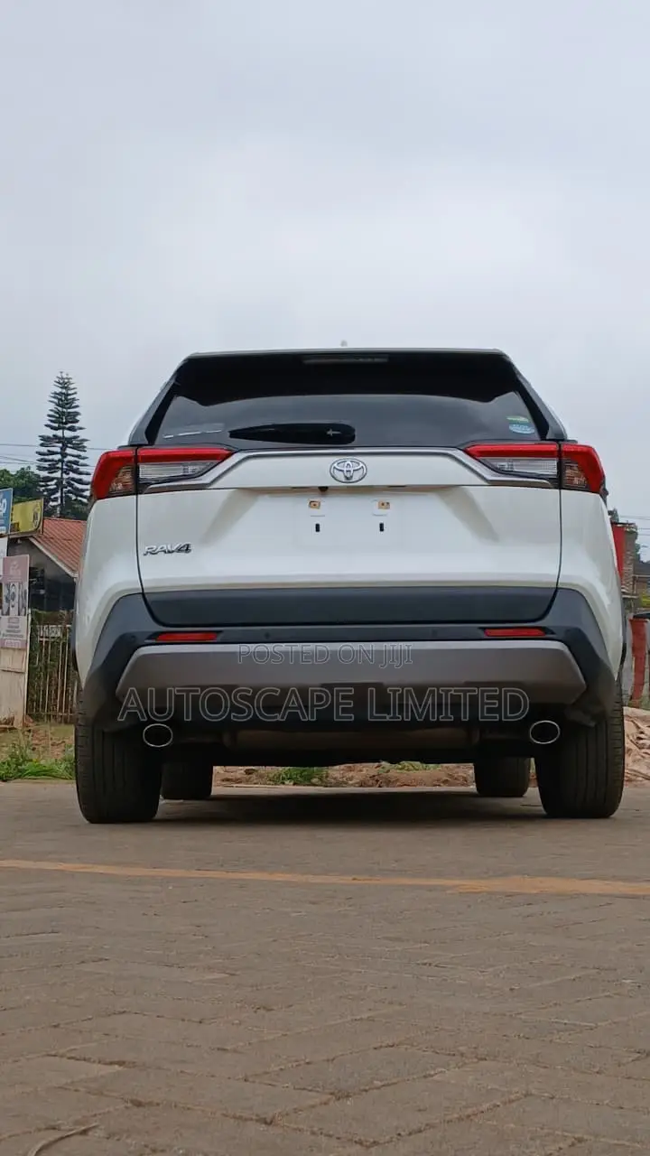 Toyota RAV4 2020 White