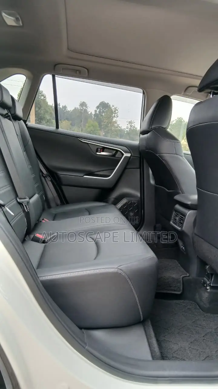 Toyota RAV4 2020 White