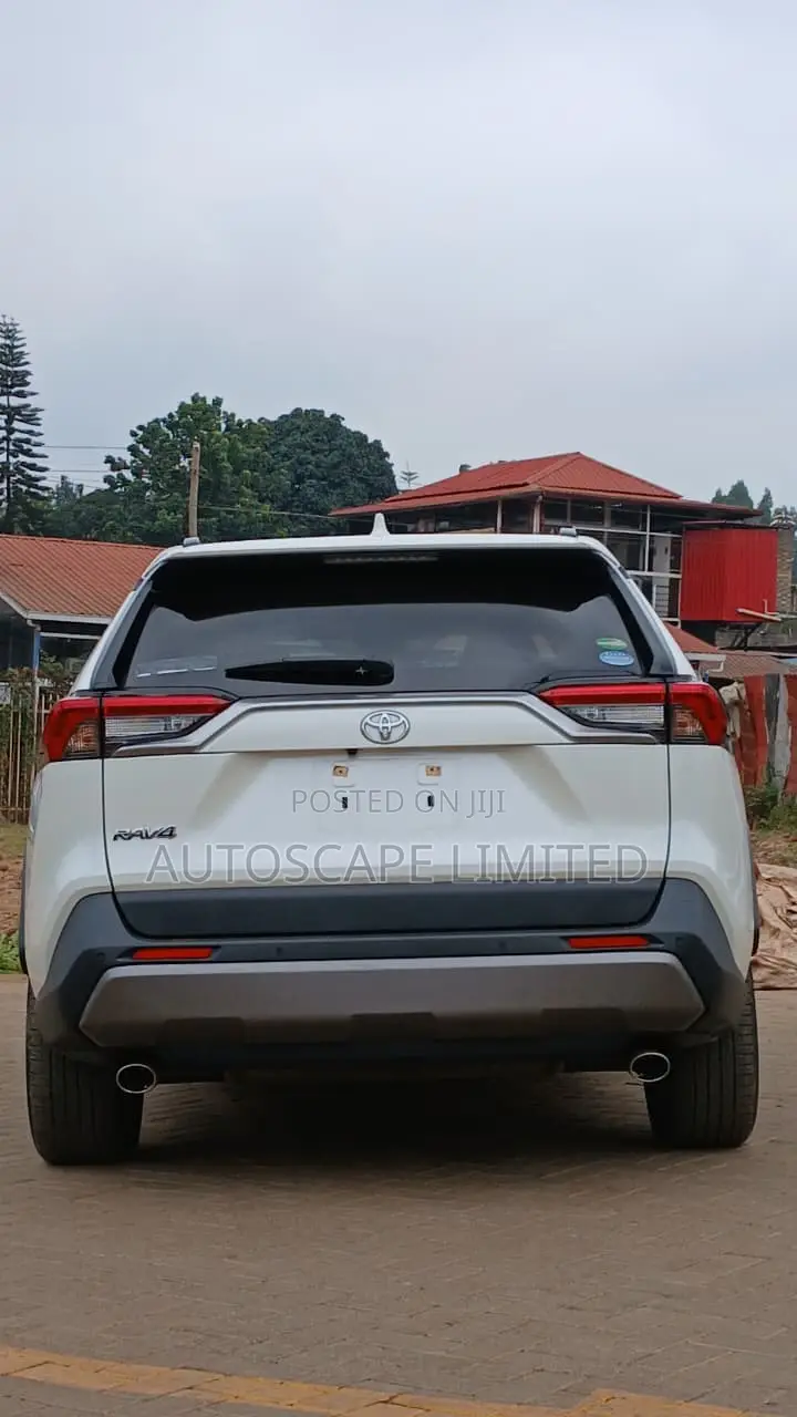 Toyota RAV4 2020 White