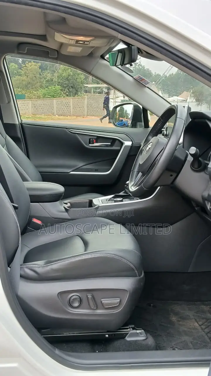 Toyota RAV4 2020 White