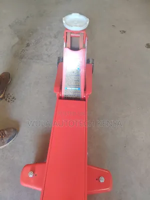 Garage and Tire Centre Equipment 10tns Trolley Jack Sunshine Italy