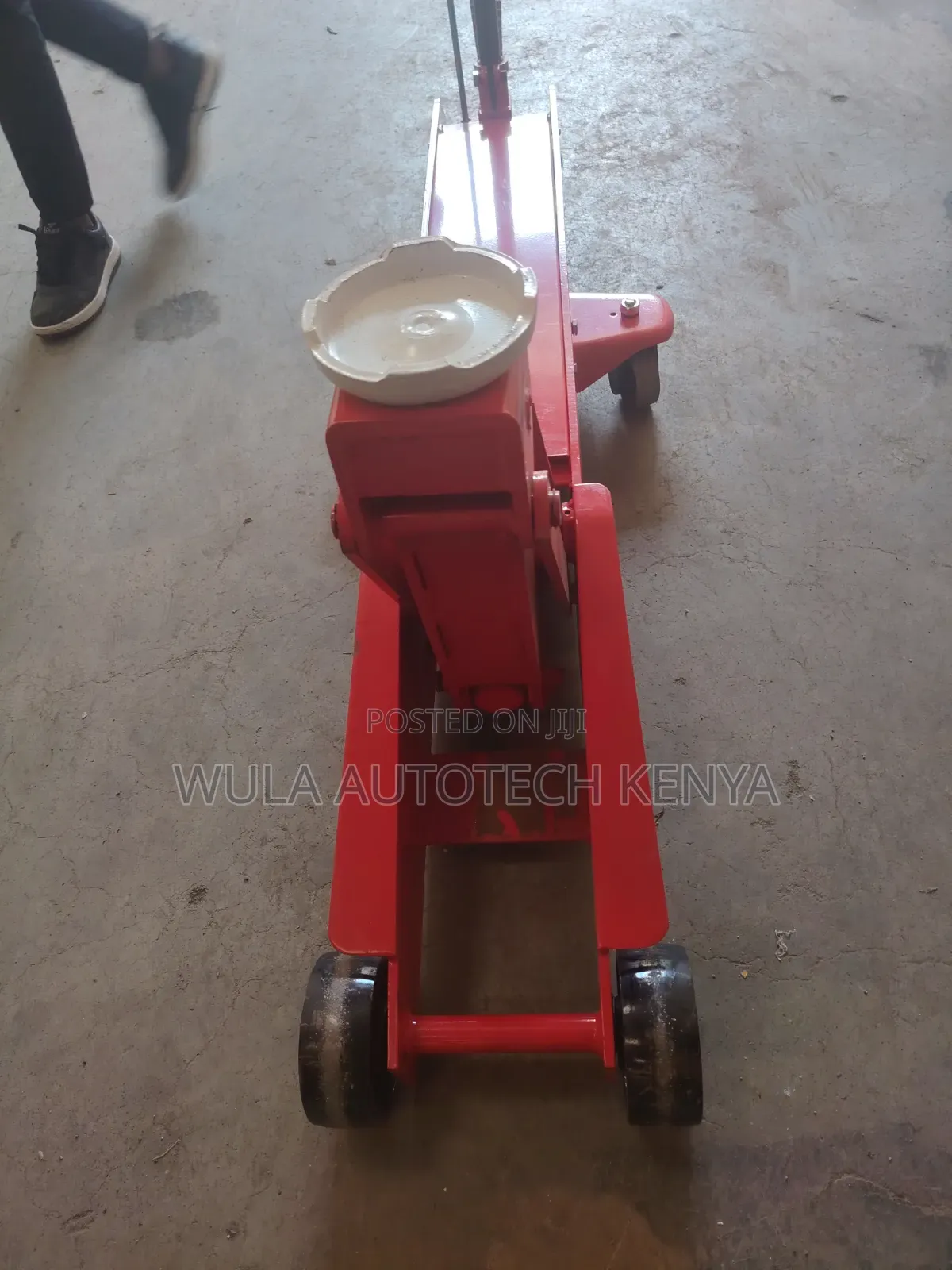 Garage and Tire Centre Equipment 10tns Trolley Jack Sunshine Italy