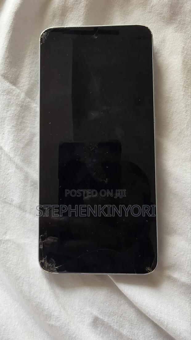 Nothing Phone 3a Pro 256 GB Silver - main view