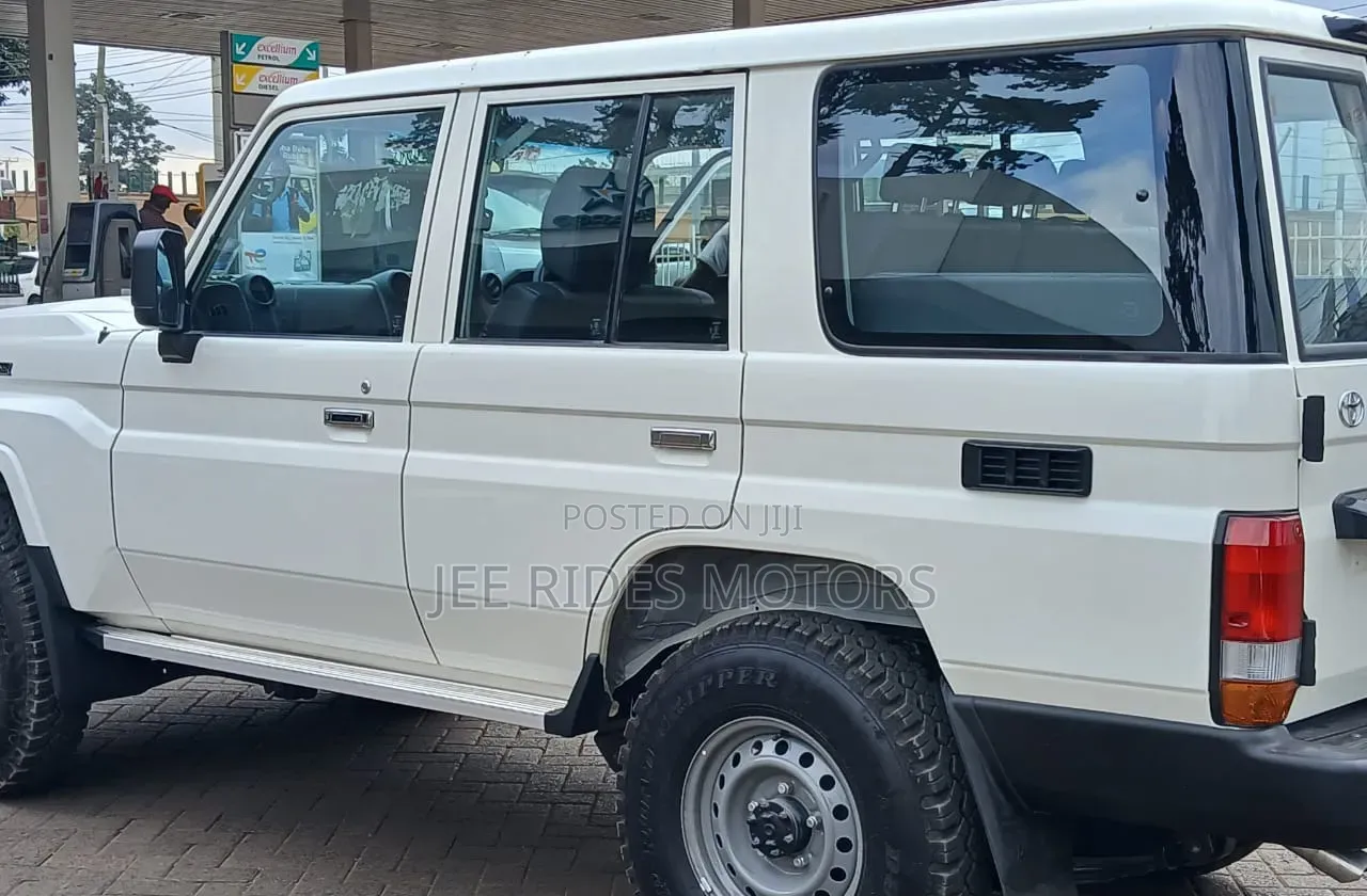 Toyota Land Cruiser 2024 White