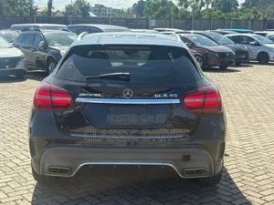 Mercedes-Benz GLA-Class 2019 Black