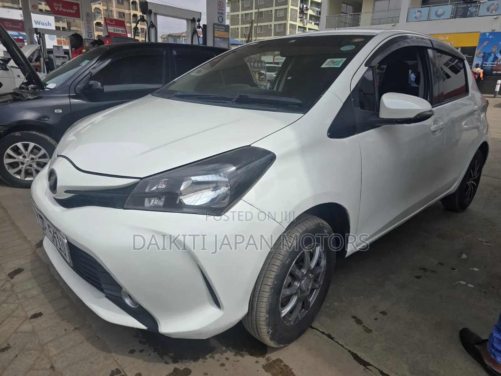 Toyota Vitz 2016 Pearl