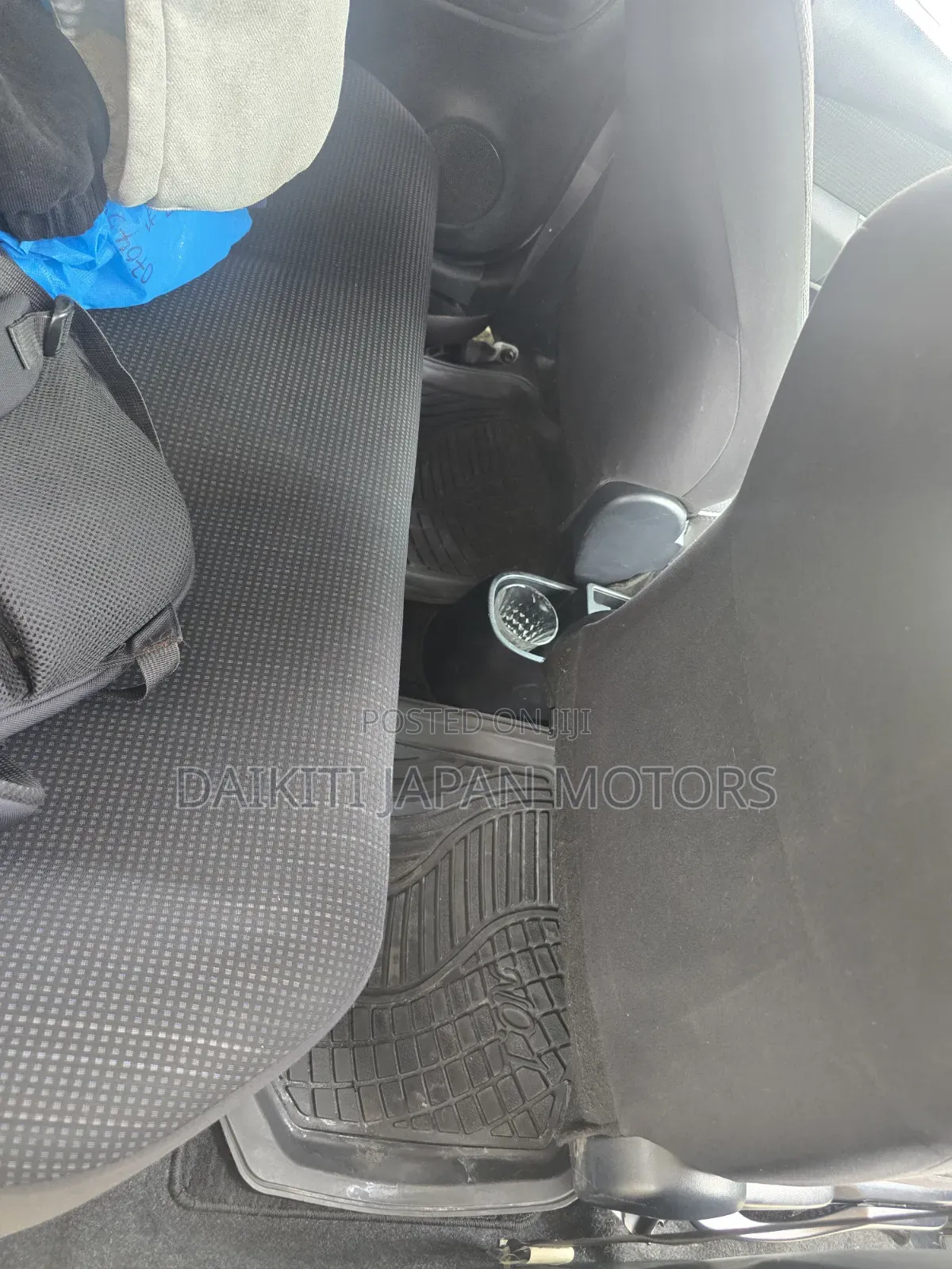 Toyota Vitz 2016 Pearl