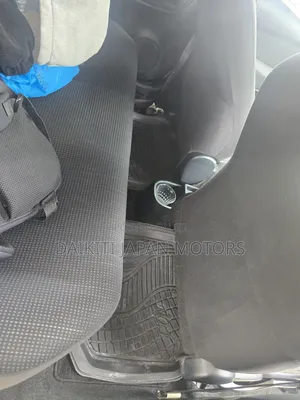 Toyota Vitz 2016 Pearl