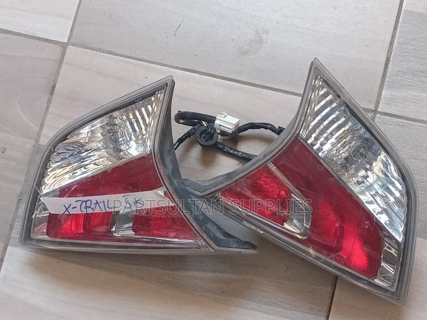 RHS LHS Nissan X-Trail Taillights
