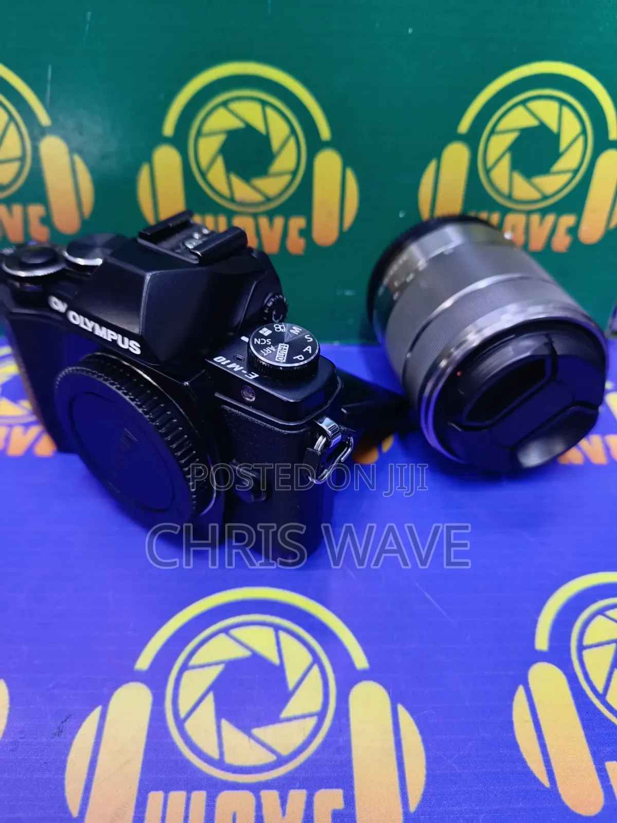 Olympus E-M10 Mirrorless Camera