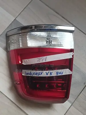 RHS Toyota Landcruiser V8 Taillight