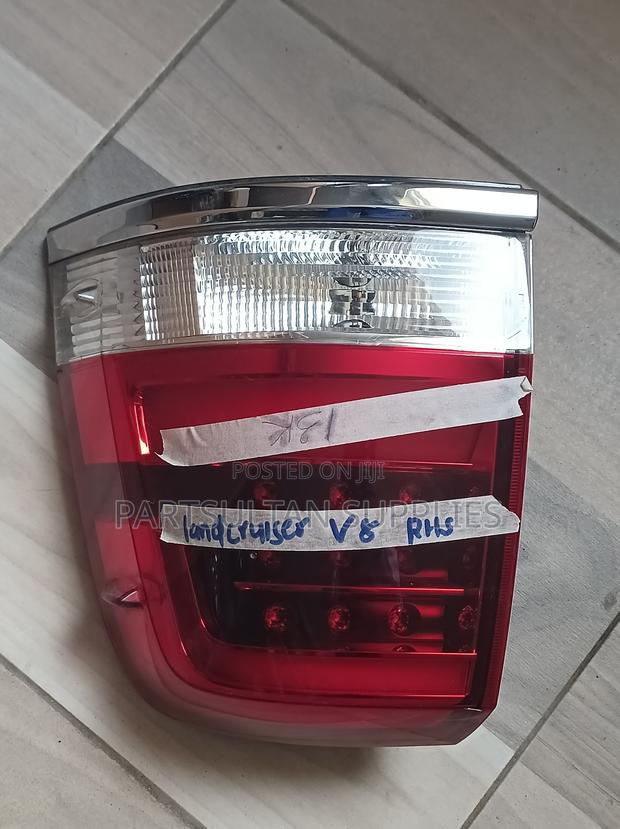 RHS Toyota Landcruiser V8 Taillight