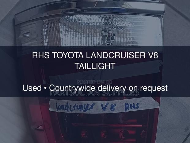 RHS Toyota Landcruiser V8 Taillight - thumbnail 2