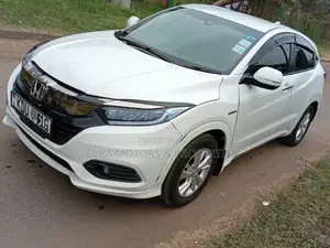 Honda Vezel 2018 White