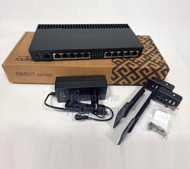D-Link DGS-F3004P-2S 8-Port Gigabit Managed Industrial PoE Switch