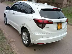 Honda Vezel 2018 White