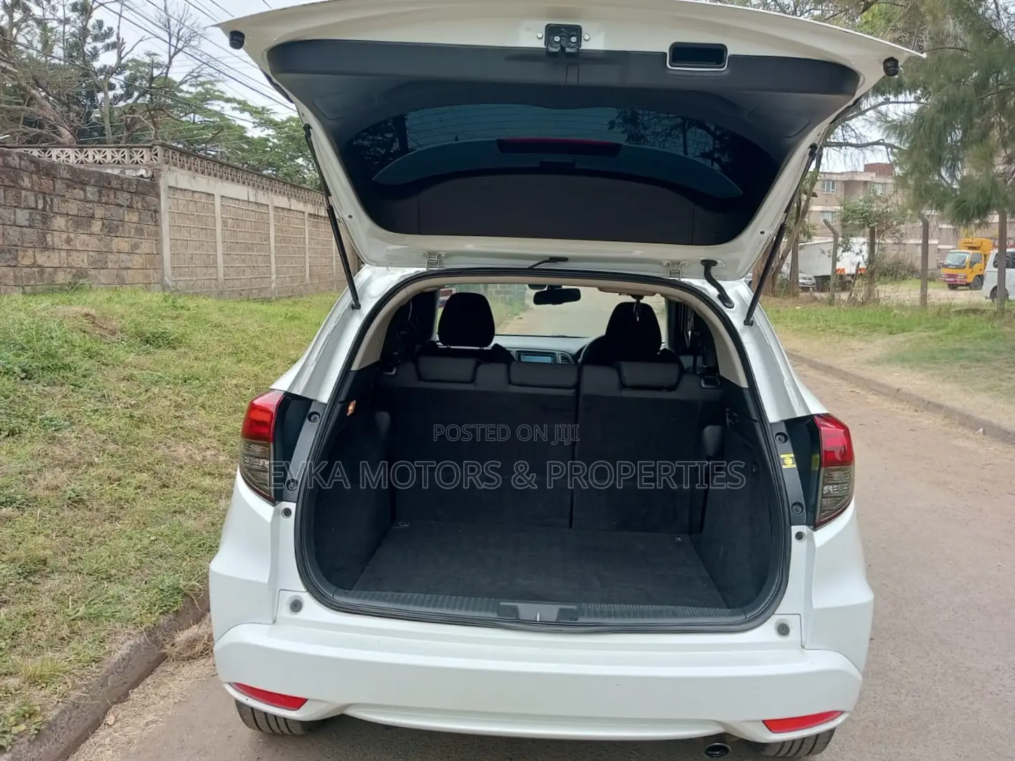 Honda Vezel 2018 White