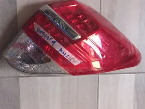 RHS Toyota Vanguard Taillight