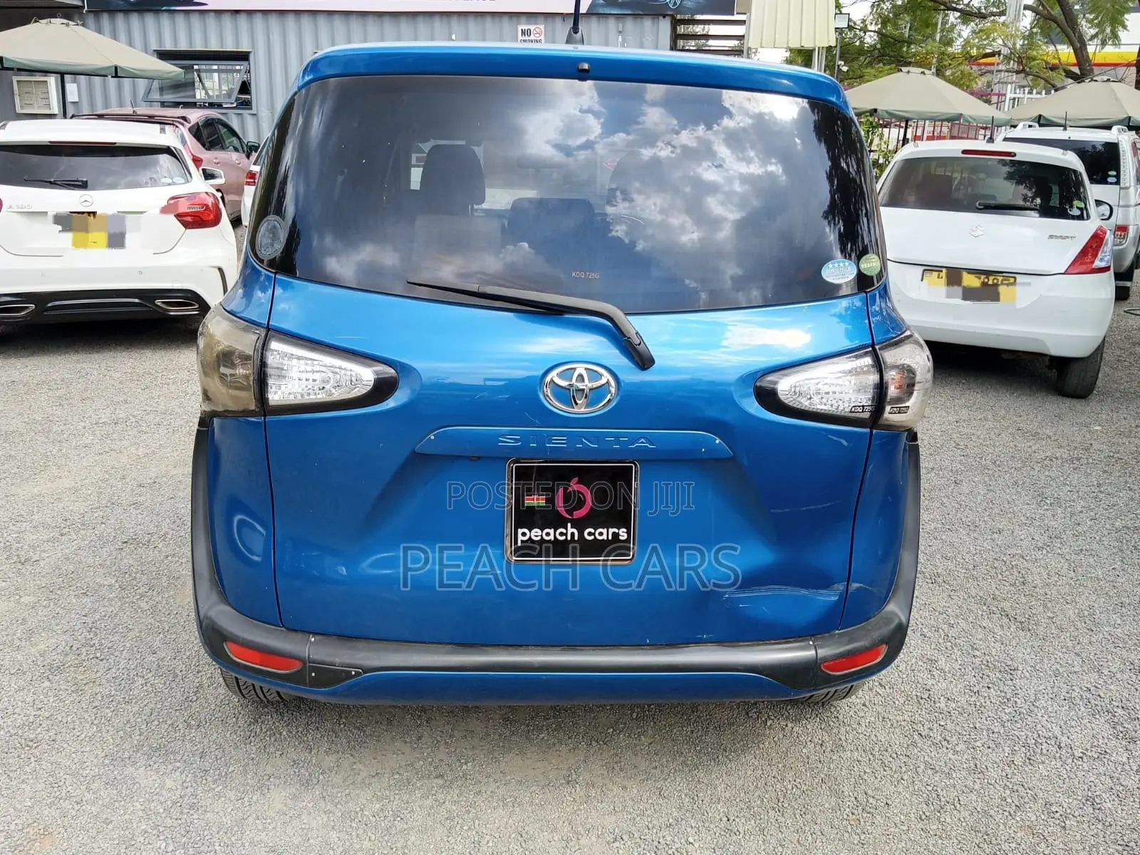 Toyota Sienta 2017 Blue