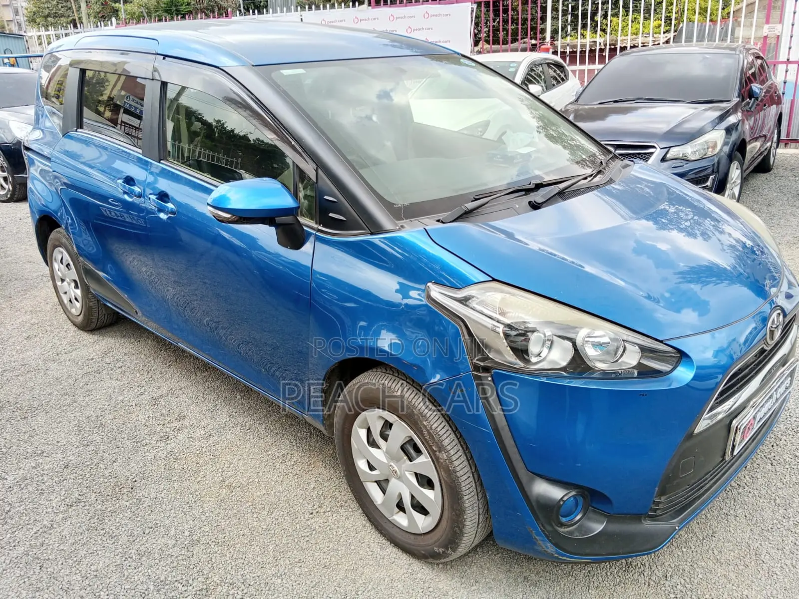 Toyota Sienta 2017 Blue