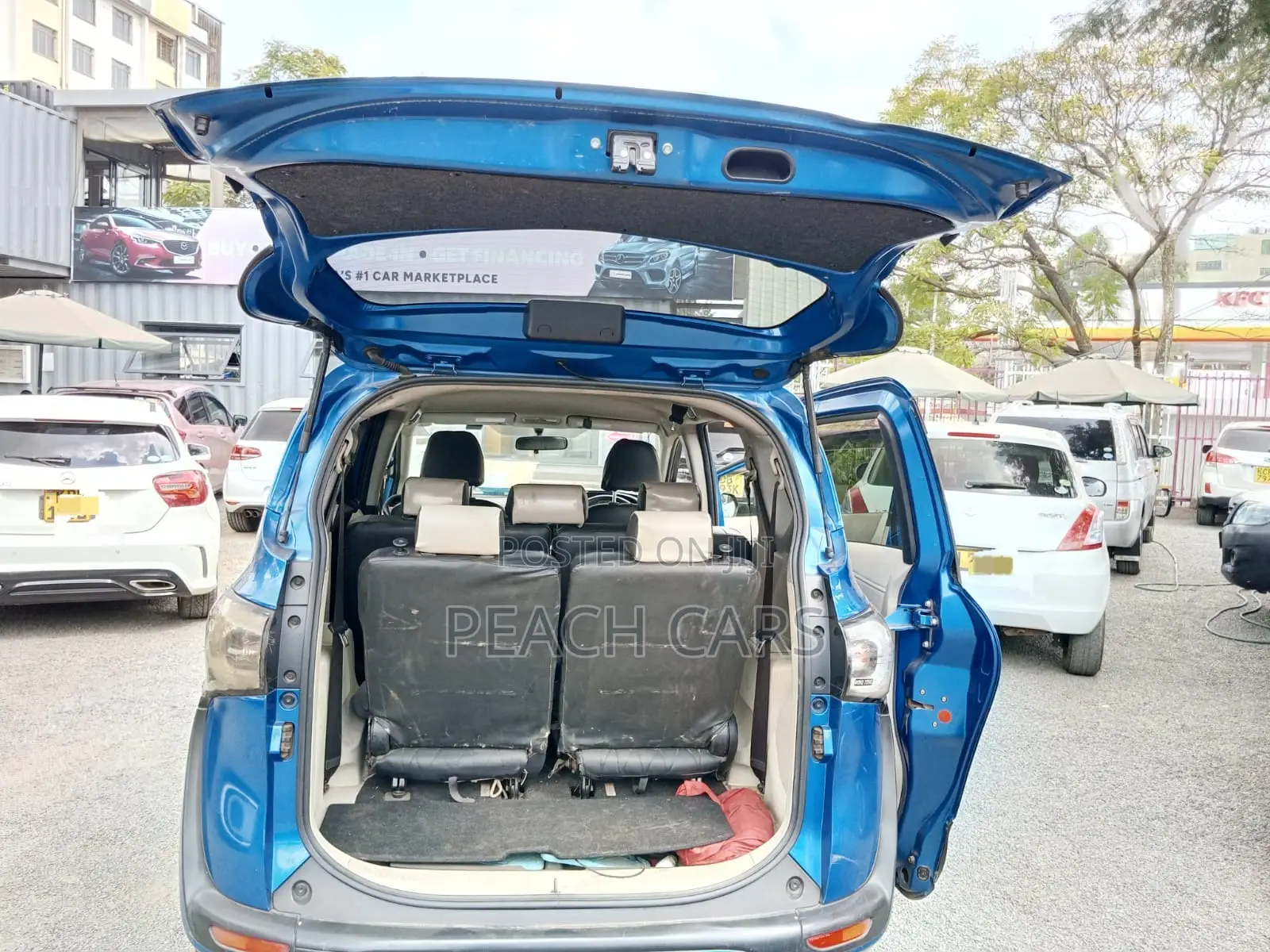 Toyota Sienta 2017 Blue