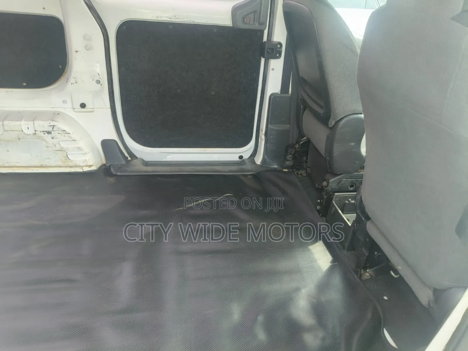 Nissan NV200 2015 White