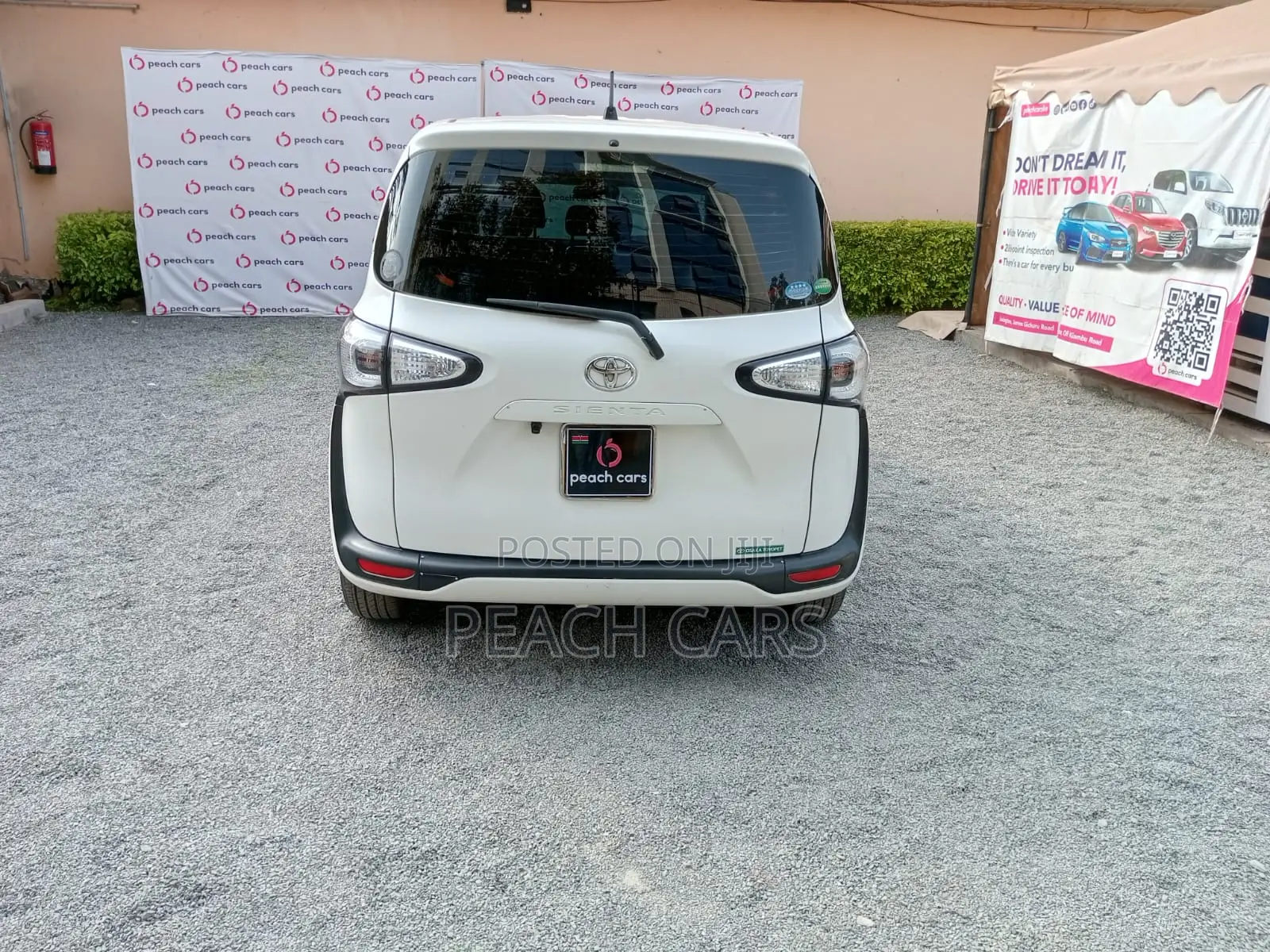 Toyota Sienta 2018 White