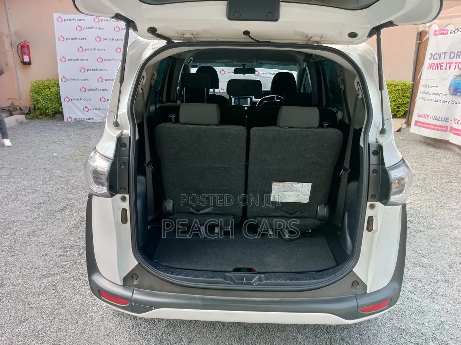 Toyota Sienta 2018 White
