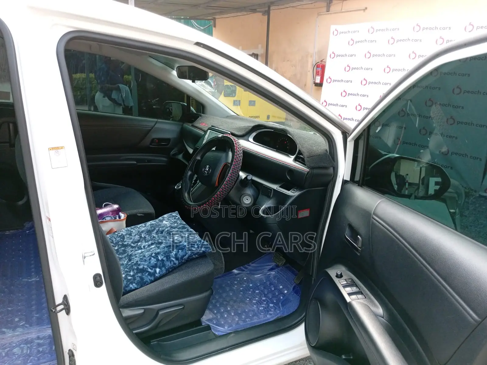 Toyota Sienta 2018 White