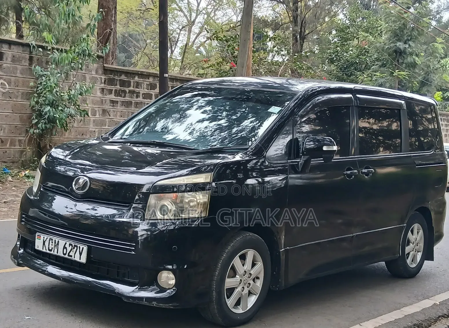 Toyota Voxy 2010 Black