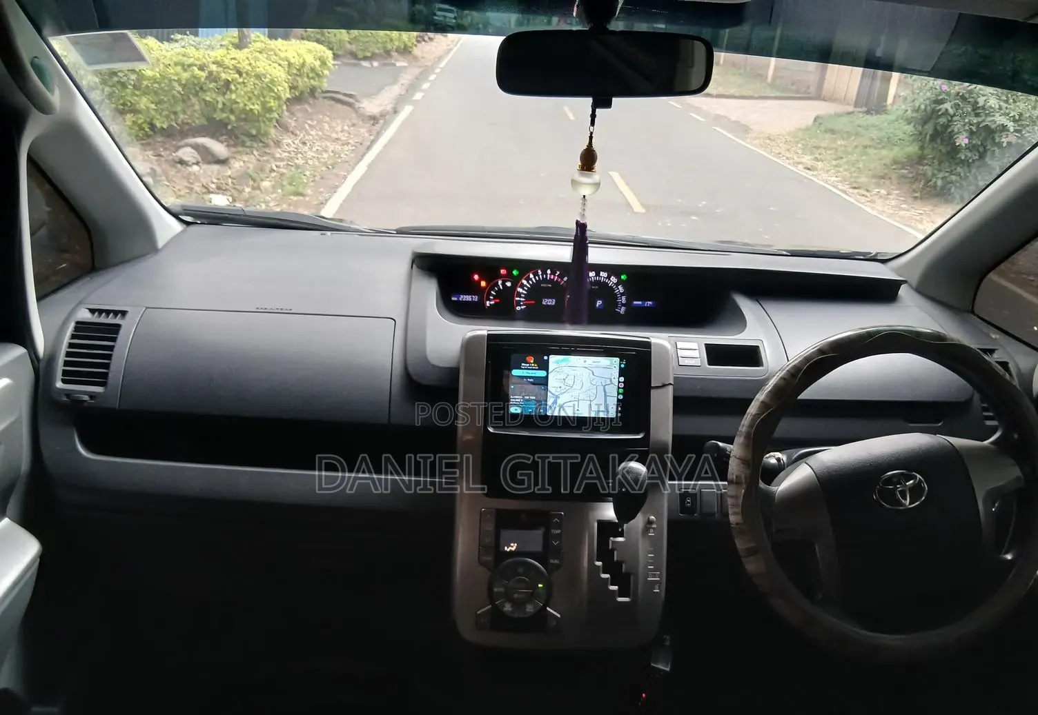 Toyota Voxy 2010 Black