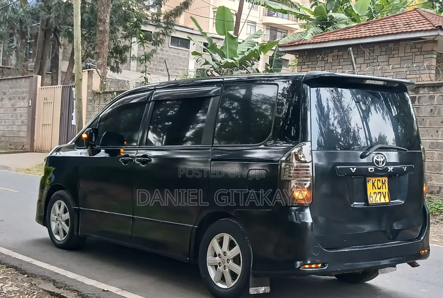 Toyota Voxy 2010 Black