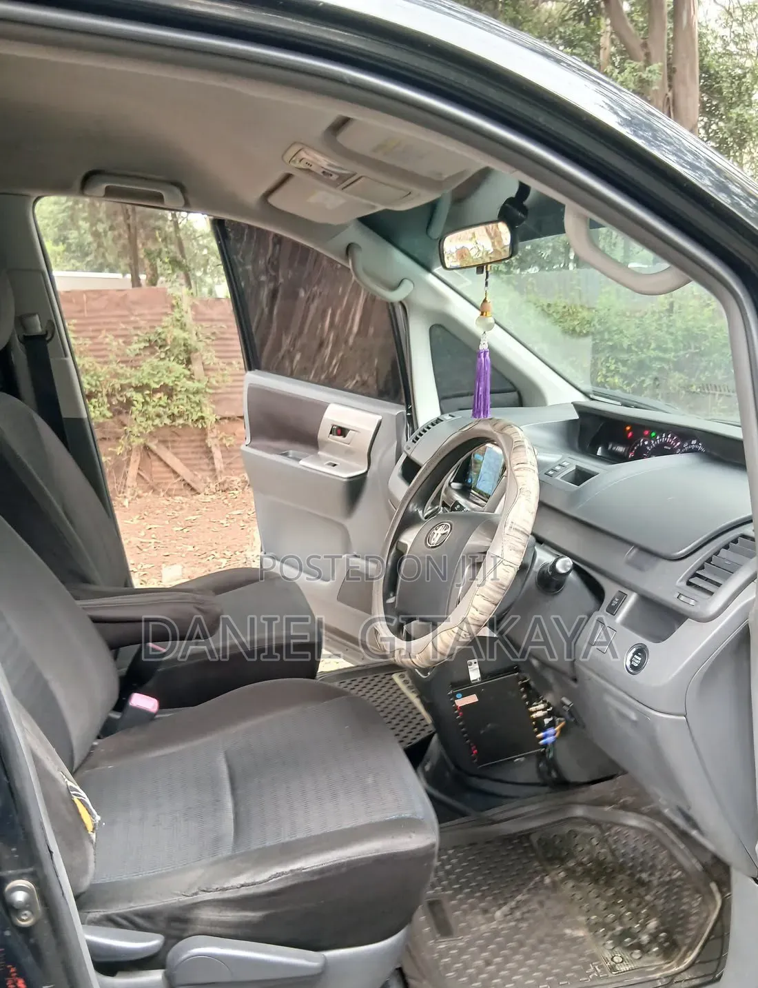 Toyota Voxy 2010 Black