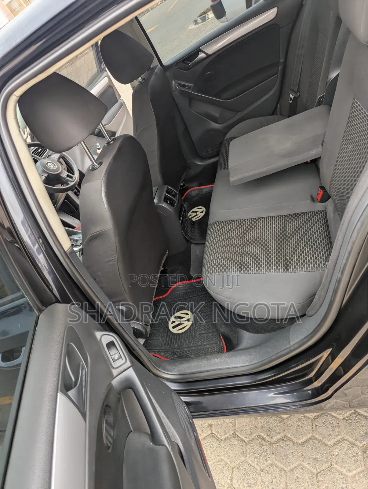 Volkswagen Golf 2011 Black